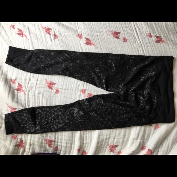 Lululemon leggings size 4 - Picture 1 of 5